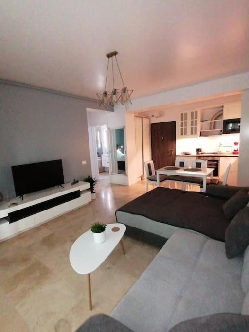 Breeze Way Apartment, 10 Metri De Plaja Apartament *